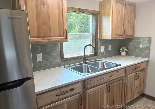 5th image of 701 N Kemp St, Kingston, OK 73439 | MLS# 2624466