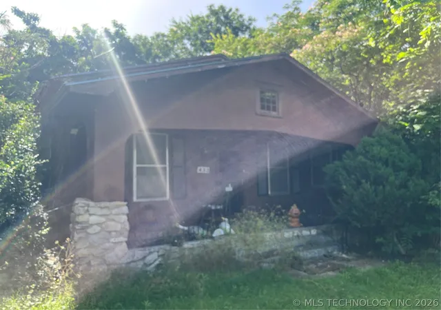 Photo 3 of Single family home for sale at 433 S Pecan St, Nowata, OK 74048 | MLS# 2624730 | Listing updated on 2026-09-18