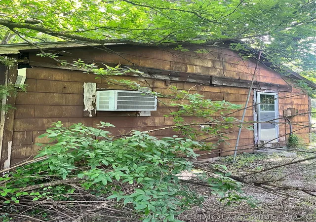 Photo 4 of Single family home for sale at 433 S Pecan St, Nowata, OK 74048 | MLS# 2624730 | Listing updated on 2026-09-18