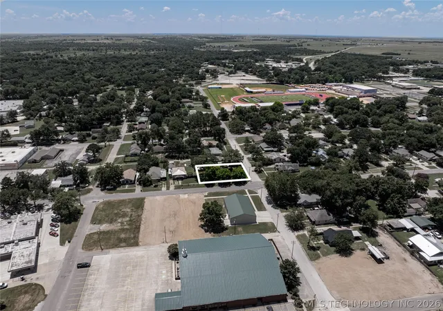 3rd image of 401 S 2Nd, Madill, OK 73446 | MLS# 2624785