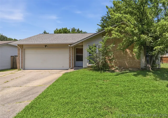 Homes for sale in Broken Arrow, OK | 420 W Austin St, Broken Arrow, OK 74011 | MLS# 2624780