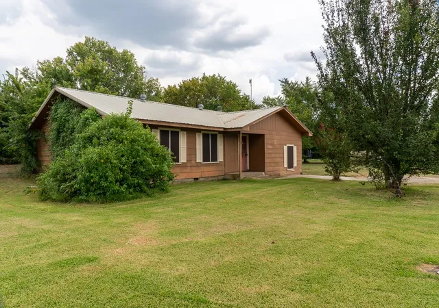 Photo 2 of Sale Pending at 151 East 4th, Durant, OK 74701 | MLS# 2624640 | Listing updated on 2026-08-22