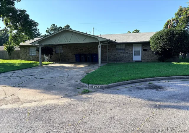 2nd image of 1925 E 51st Pl, Tulsa, OK 74105 | MLS# 2624027