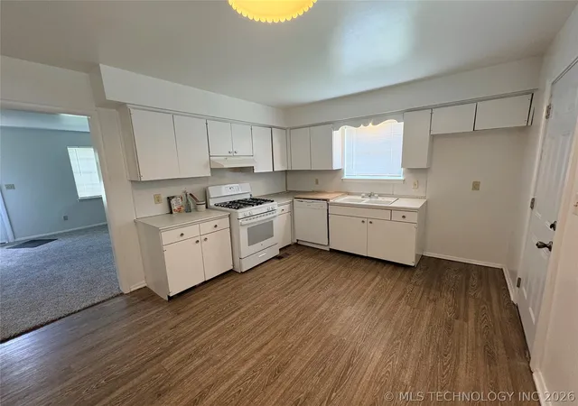 5th image of 1925 E 51St Pl, Tulsa, OK 74105 | MLS# 2624027