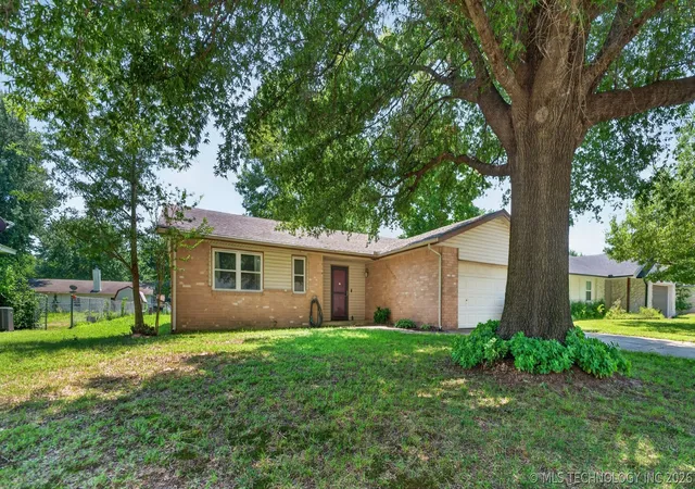 Photo 3 of Sale Pending at 28612 E 138th Street S, Coweta, OK 74429 | MLS# 2624824 | Listing updated on 2026-08-20