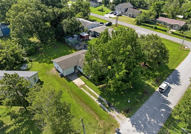 Photo 2 of Single family home for sale at 705 S State St, Wagoner, OK 74467 | MLS# 2624830 | Listing updated on 2026-09-17