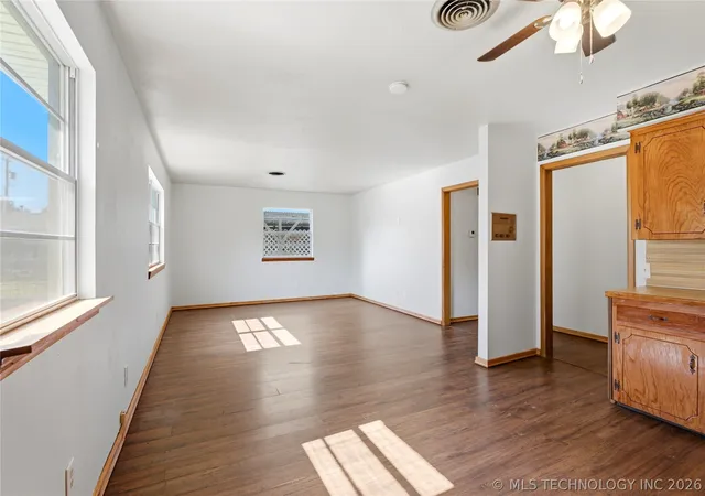 Photo 3 of Single family home for sale at 705 S State St, Wagoner, OK 74467 | MLS# 2624830 | Listing updated on 2026-09-17
