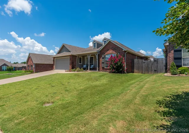 3rd image of 20427 E 46Th St S, Broken Arrow, OK 74014 | MLS# 2624814