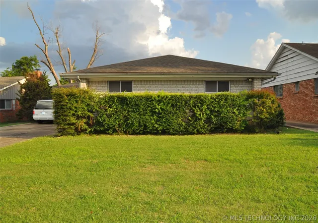 Photo 2 of Sale Pending at 6916 E 15th Place, Tulsa, OK 74112 | MLS# 2624660 | Listing updated on 2026-07-13