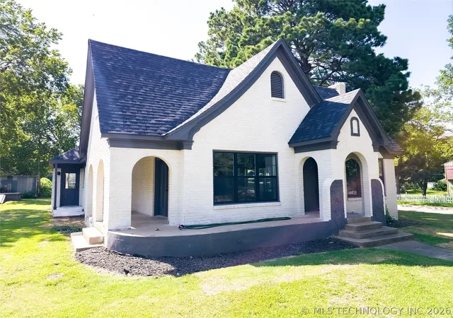 Photo 3 of Single family home for sale at 223 North 10th, Durant, OK 74701 | MLS# 2624866 | Listing updated on 2026-09-01
