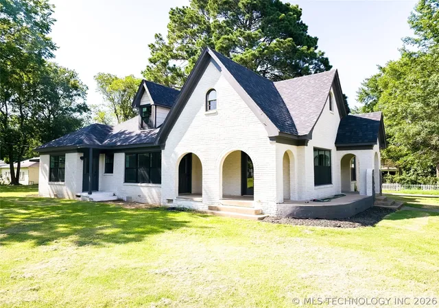 Photo 4 of Single family home for sale at 223 North 10th, Durant, OK 74701 | MLS# 2624866 | Listing updated on 2026-09-01