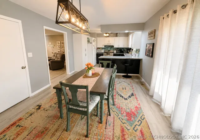 Photo 3 of Sale Pending at 1425 Hargrove, Ardmore, OK 73401 | MLS# 2623567 | Listing updated on 2026-08-26
