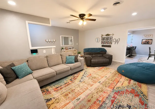 Photo 3 of Sale Pending at 1425 Hargrove, Ardmore, OK 73401 | MLS# 2623567 | Listing updated on 2026-09-23