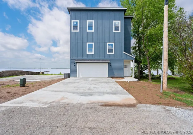 Photo 3 of Townhouse for sale at 1664 Pin Oak St, Grove, OK 74344 | MLS# 2620178 | Listing updated on 2026-08-26
