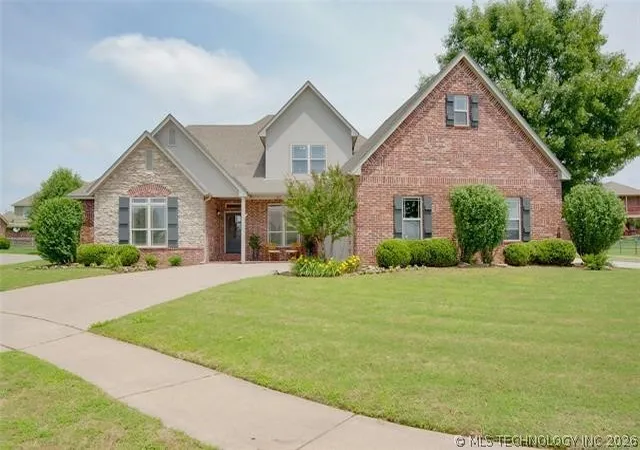 1st image of 4201 N Lions Ct, Broken Arrow, OK 74012 | MLS# 2624762