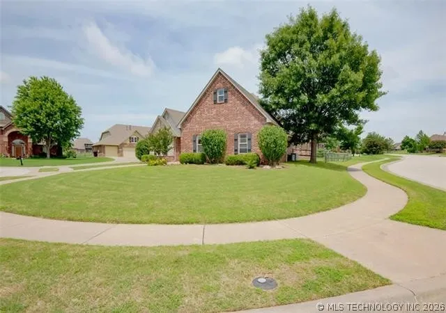 3rd image of 4201 N Lions Ct, Broken Arrow, OK 74012 | MLS# 2624762