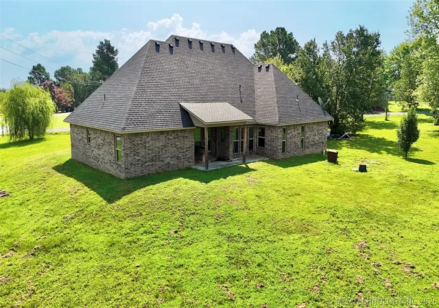 2nd image of 1104 Maple Ln, Stigler, OK 74462 | MLS# 2624836