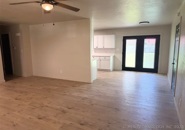 image of 307 E Barclay St, Henryetta, OK 74437 | MLS# 2624939
