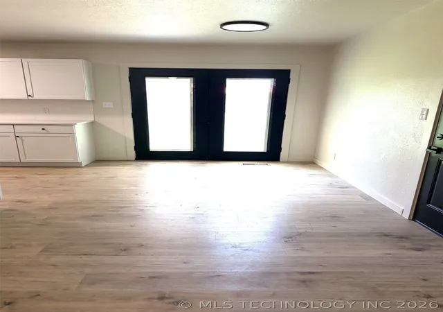 image of 307 E Barclay St, Henryetta, OK 74437 | MLS# 2624939