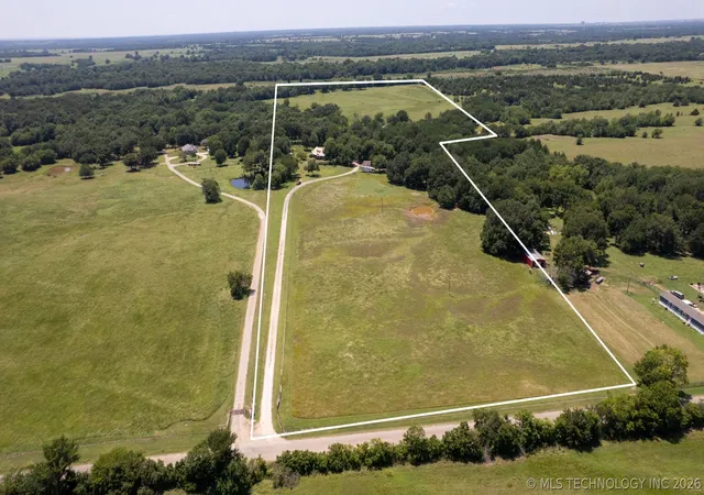2nd image of 2464 S Roberta Rd, Durant, OK 74701 | MLS# 2624940
