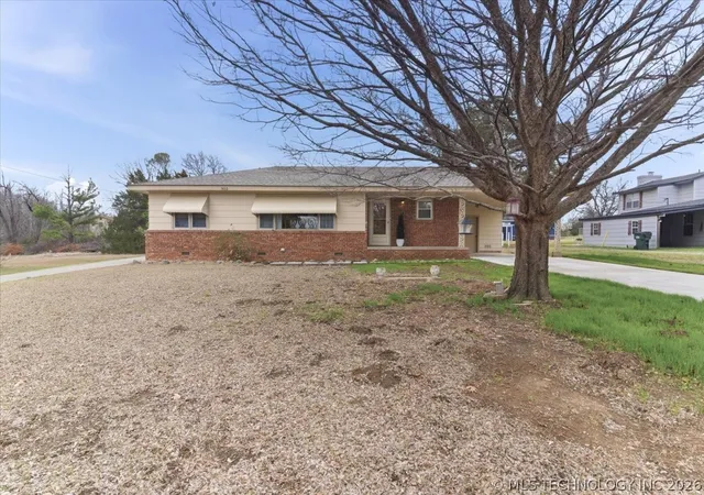 26th image of 902 S Lake Rd, Henryetta, OK 74437 | MLS# 2624734