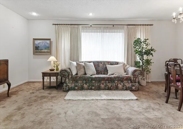 image of 902 S Lake Rd, Henryetta, OK 74437 | MLS# 2624734