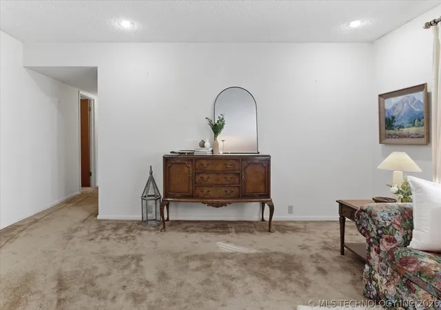 image of 902 S Lake Rd, Henryetta, OK 74437 | MLS# 2624734