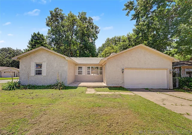 Homes for sale in Broken Arrow, OK | 503 W Toledo Pl, Broken Arrow, OK 74012 | MLS# 2624224