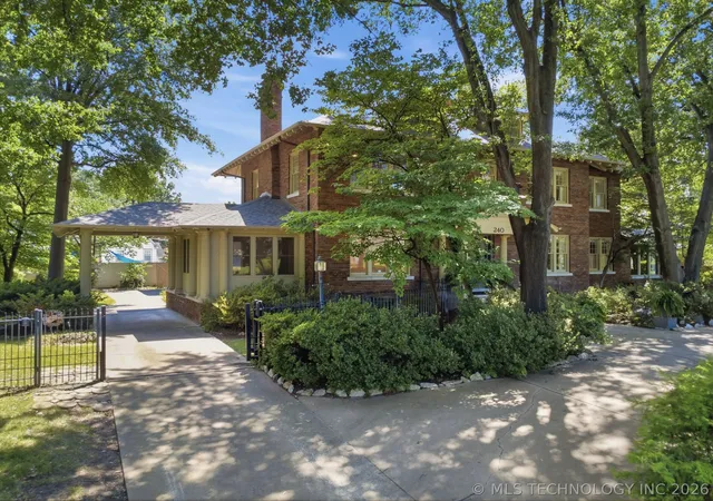 Photo 3 of Sale Pending at 240 Woodward Blvd, Tulsa, OK 74114 | MLS# 2624857 | Listing updated on 2026-08-20