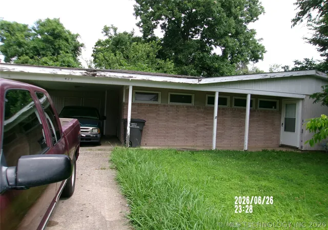Photo 1 of Sale Pending at 413 Lahoma Dr, Bartlesville, OK 74003 | MLS# 2623681 | Listing updated on 2026-08-28