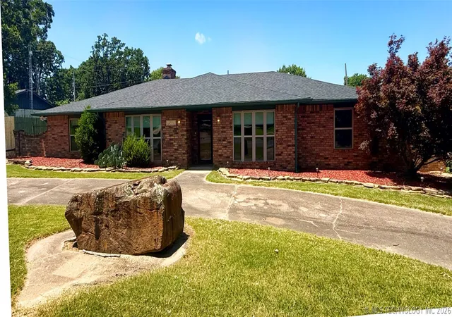 1st image of 1311 Hillcrest Dr, Henryetta, OK 74437 | MLS# 2625016