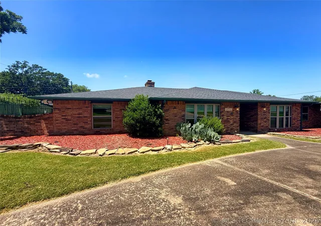 image of 1311 Hillcrest Dr, Henryetta, OK 74437 | MLS# 2625016