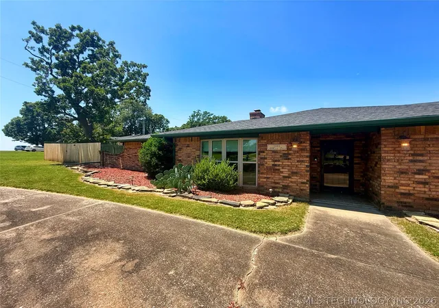 image of 1311 Hillcrest Dr, Henryetta, OK 74437 | MLS# 2625016