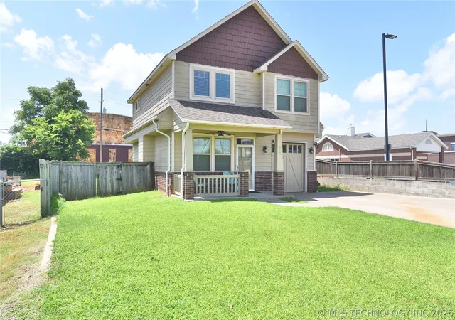Photo 2 of Sale Pending at 316 E B St, Jenks, OK 74037 | MLS# 2618320 | Listing updated on 2026-08-20