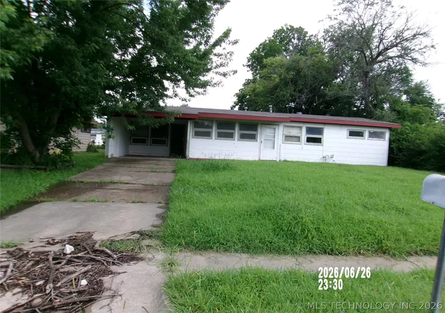 Photo 1 of Sale Pending at 423 Lahoma Dr, Bartlesville, OK 74003 | MLS# 2623682 | Listing updated on 2026-08-28