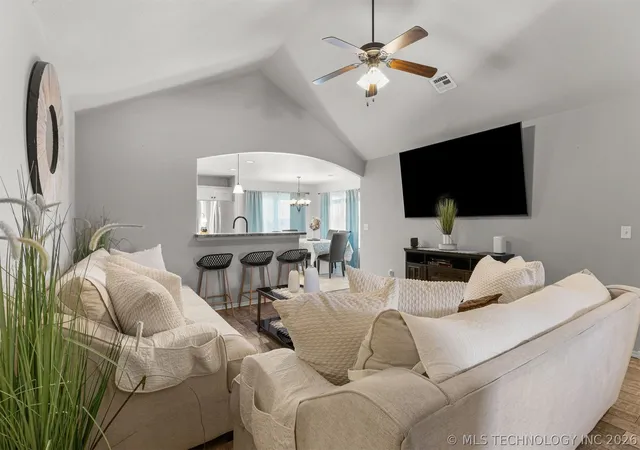 Photo 3 of Sale Pending at 10717 N 152nd East Ave, Owasso, OK 74055 | MLS# 2623984 | Listing updated on 2026-08-20