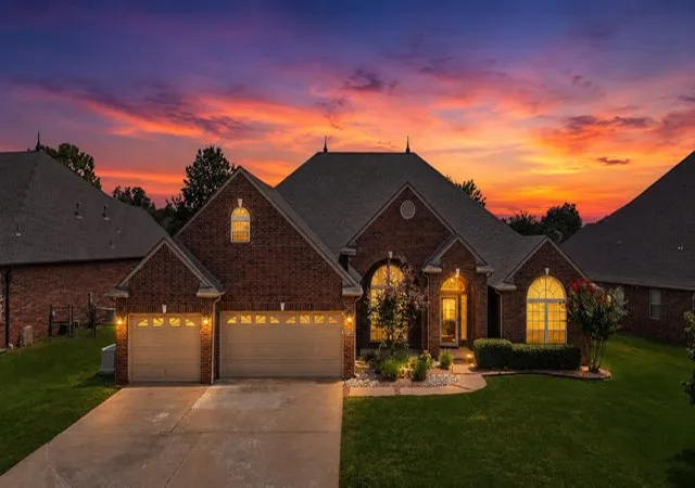 1st image of 2017 W Vail St, Broken Arrow, OK 74012 | MLS# 2622965