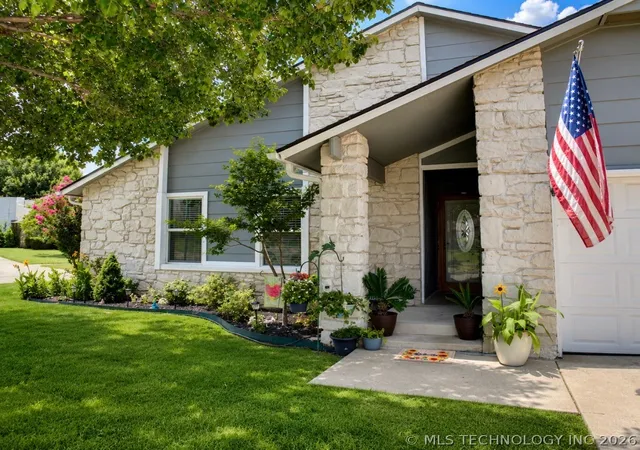 2nd image of 13796 S Oak Pl, Glenpool, OK 74033 | MLS# 2624941