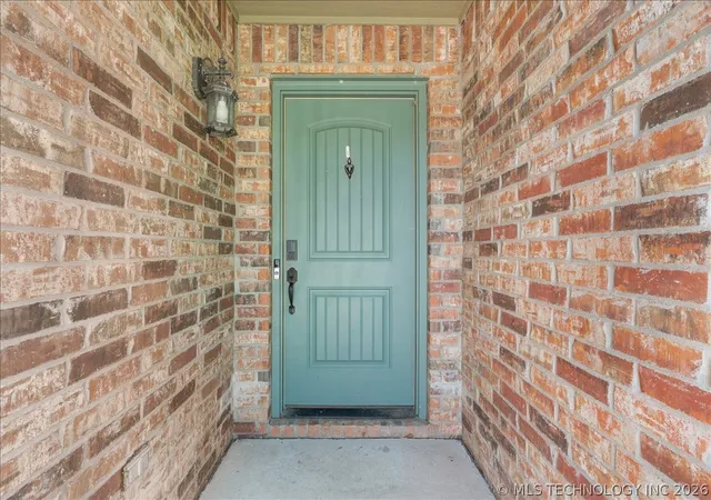 Photo 3 of Sale Pending at 1110 E 146th Court S, Glenpool, OK 74033 | MLS# 2624890 | Listing updated on 2026-08-21