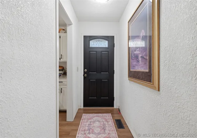 Photo 4 of Sale Pending at 3004 S Oak Ave, Broken Arrow, OK 74012 | MLS# 2625041 | Listing updated on 2026-09-28