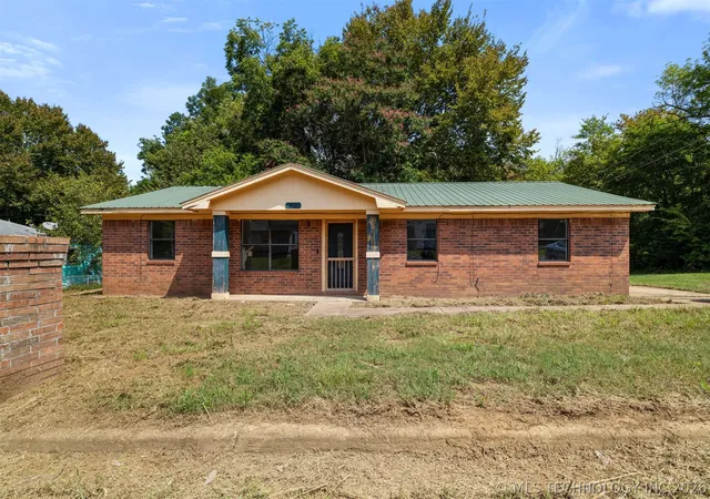 Homes for sale in Hugo, OK | 911 S K St, Hugo, OK 74743 | MLS# 2625115