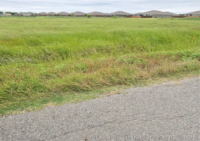 3rd image of 003 Lake Estates Dr, Mead, OK 73449 | MLS# 2625136