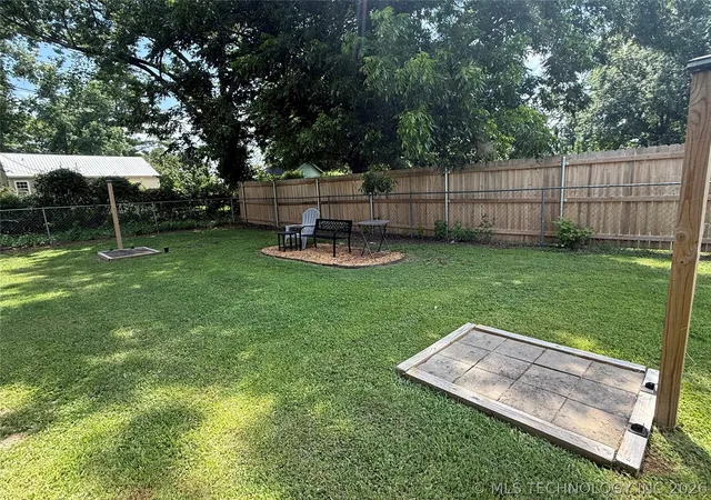 17th image of 820 E Chickasaw Ave, Sallisaw, OK 74955 | MLS# 2625104