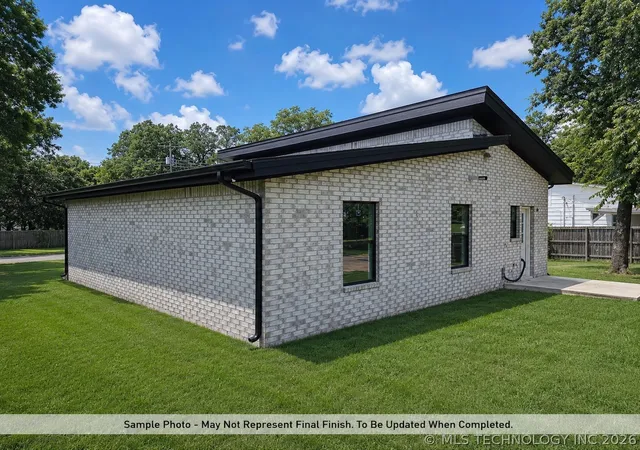 Photo 2 of Single family home for sale at 1110 W Mulberry, Durant, OK 74701 | MLS# 2625125 | Listing updated on 2026-07-10