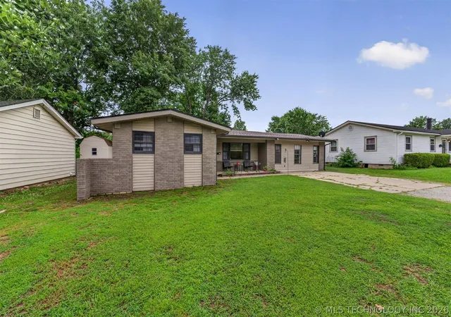 2nd image of 322 E Maple St, Skiatook, OK 74070 | MLS# 2625116