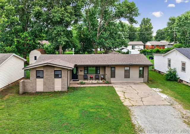 4th image of 322 E Maple St, Skiatook, OK 74070 | MLS# 2625116