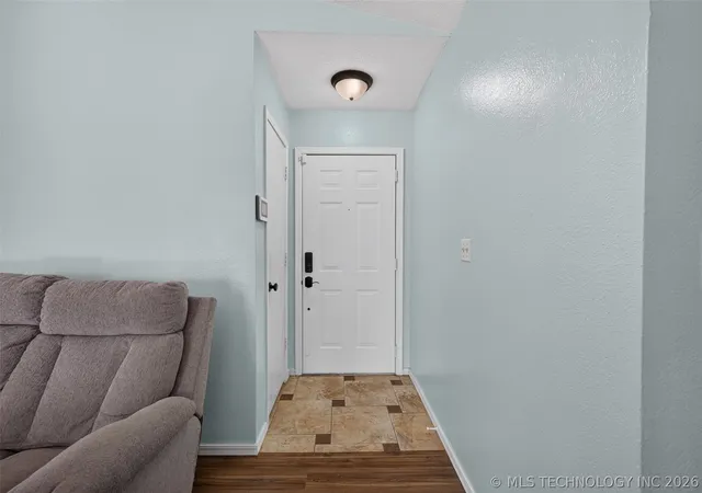 Photo 3 of Sale Pending at 14057 S Poplar Pl, Glenpool, OK 74033 | MLS# 2625127 | Listing updated on 2026-08-20