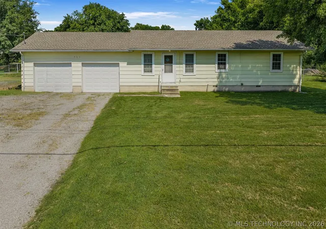 Photo 1 of Single family home for sale at 715 N Division St, Coweta, OK 74429 | MLS# 2625202 | Listing updated on 2026-09-17