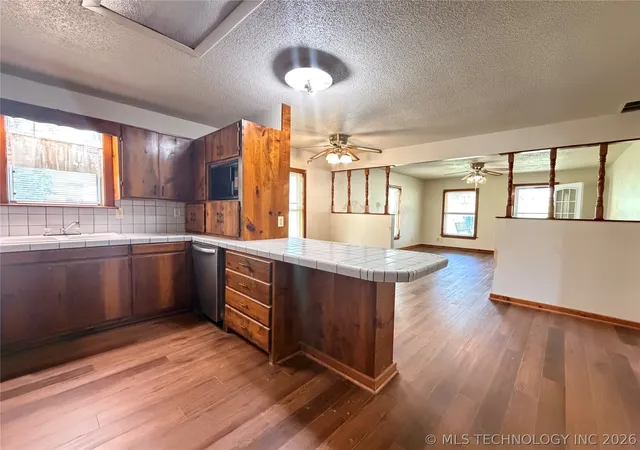 3rd image of 203 N E St, Yale, OK 74085 | MLS# 2625198