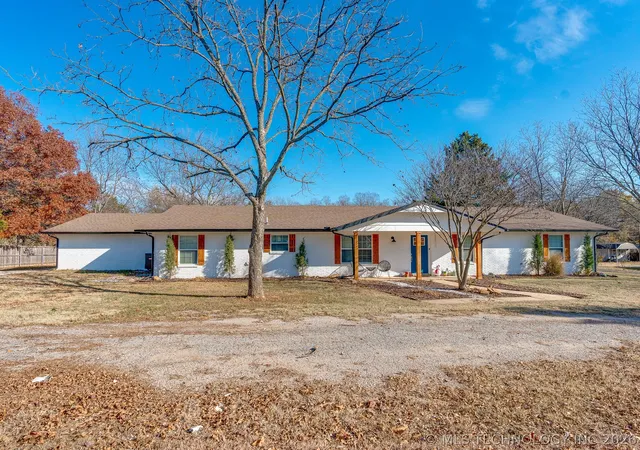 image of 24073 N County Road 3292 Road, Wynnewood, OK 73098 | MLS# 2625219
